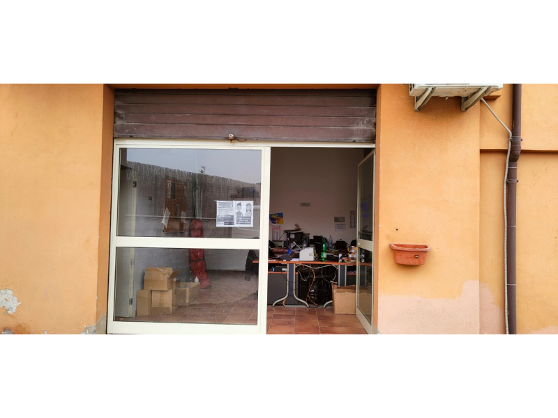 Tipologia Immobile: negozio Provincia: roma Comune: albano laziale Località: cecchina Indirizzo: Via Nettunense