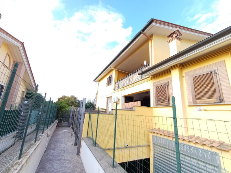 Tipologia Immobile: appartamento Provincia: roma Comune: roma Località: colle del sole Indirizzo: Via Calasetta