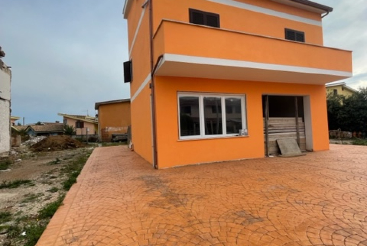 Tipologia Immobile: appartamento Provincia: roma Comune: ardea Località: tor san lorenzo Indirizzo: Via Legnano