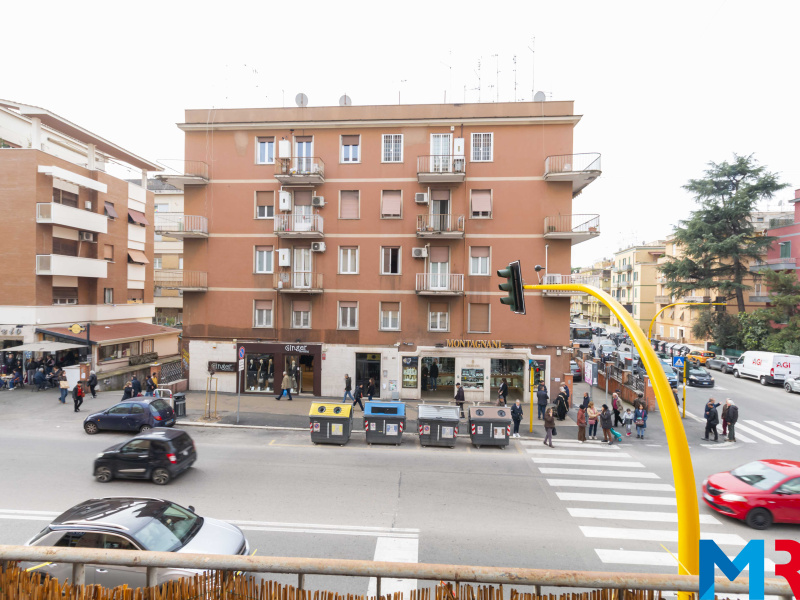 Tipologia Immobile: appartamento Provincia: roma Comune: roma Località: boccea Indirizzo: Via Urbano II