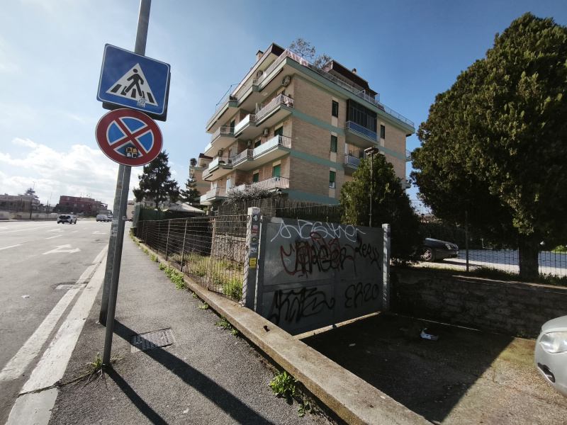 Tipologia Immobile: garage / autorimessa Provincia: roma Comune: roma Località: torre maura Indirizzo: Via del Pettirosso