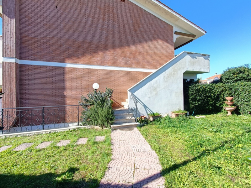 Tipologia Immobile: villa / indipendente / semi indipendente Provincia: roma Comune: pomezia Località:  Indirizzo: Via Zagabria