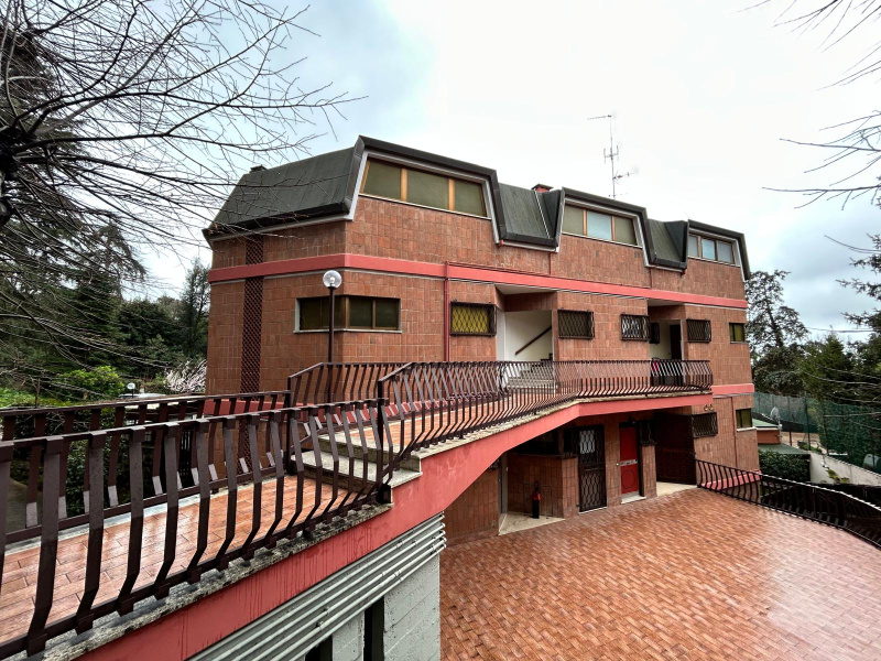 Tipologia Immobile: appartamento Provincia: roma Comune: albano laziale Località: centro urbano Indirizzo: Borgo Garibaldi