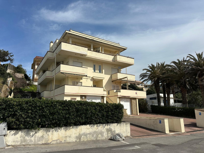 Tipologia Immobile: appartamento Provincia: roma Comune: anzio Località: lavinio mare Indirizzo: Passeggiata Delle Sirene