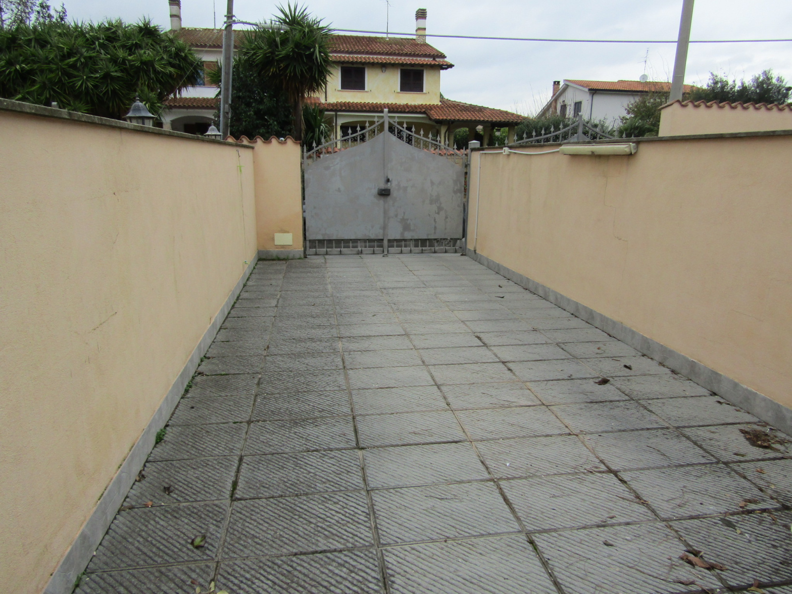 Tipologia Immobile: appartamento Provincia: roma Comune: ardea Località: tor san lorenzo Indirizzo: Via Pavia