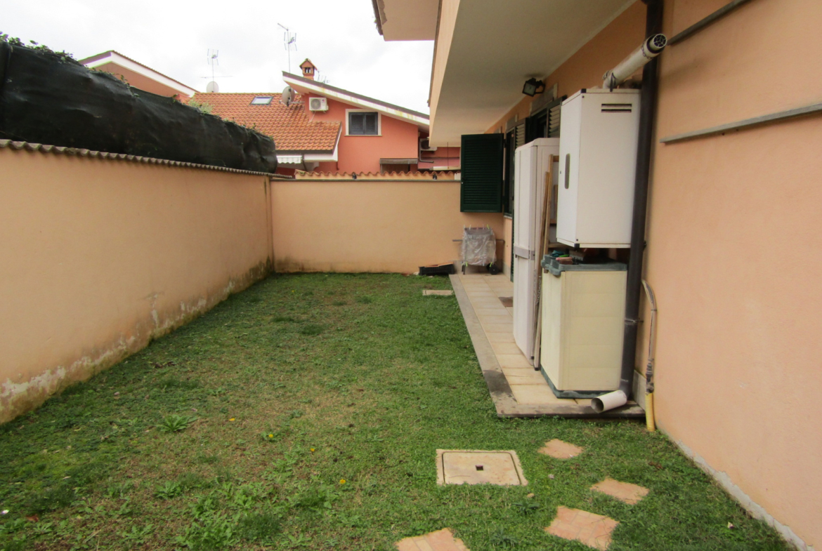Tipologia Immobile: appartamento Provincia: roma Comune: ardea Località: tor san lorenzo Indirizzo: Via Pavia