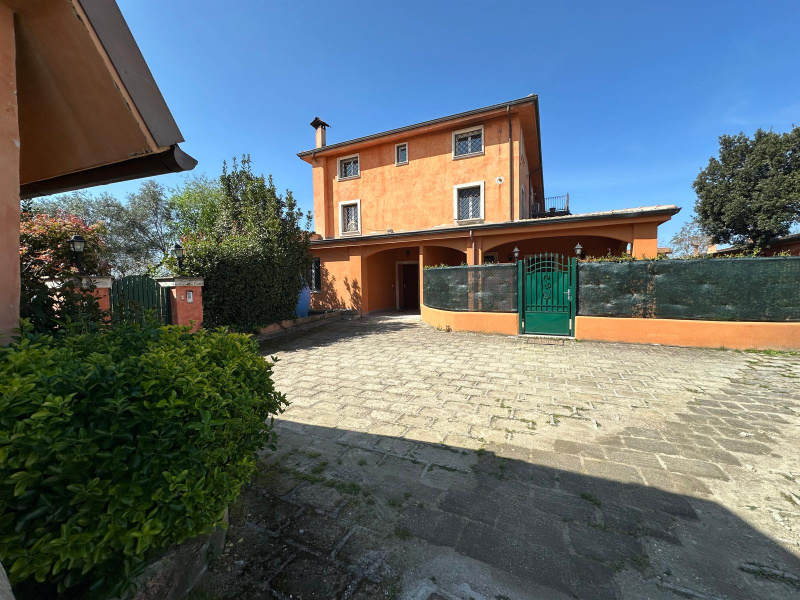 Tipologia Immobile: appartamento Provincia: roma Comune: castelnuovo di porto Località:  Indirizzo: Via Tiberina