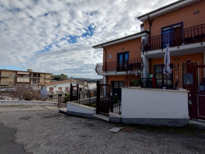 Tipologia Immobile: appartamento Provincia: roma Comune: fonte nuova Località: santa lucia Indirizzo: Via Piemonte