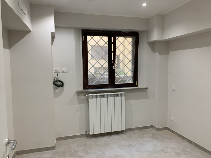 Tipologia Immobile: appartamento Provincia: roma Comune: frascati Località: centro Indirizzo: Via Ottaviani