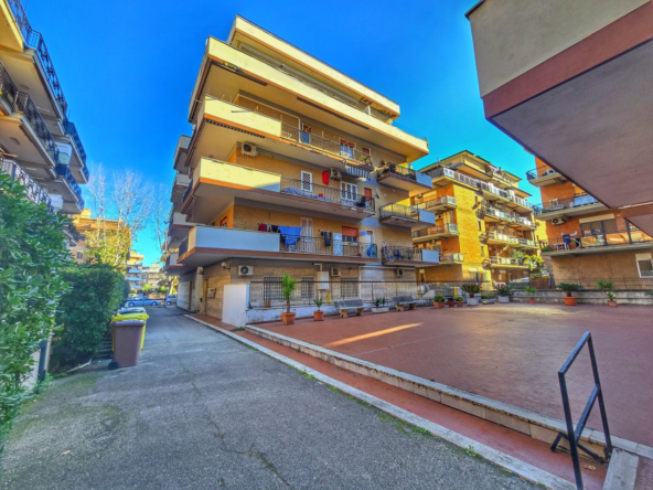 Tipologia Immobile: appartamento Provincia: roma Comune: pomezia Località: centro urbano Indirizzo: Viale Italia