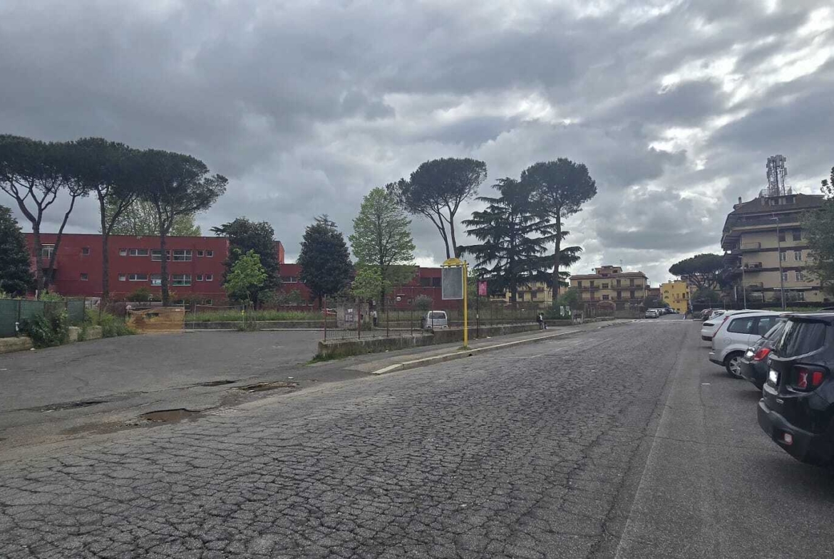 Tipologia Immobile: locale commerciale / negozio Provincia: roma Comune: roma Località: torre gaia - torrenova Indirizzo: Via Francesco Merlini