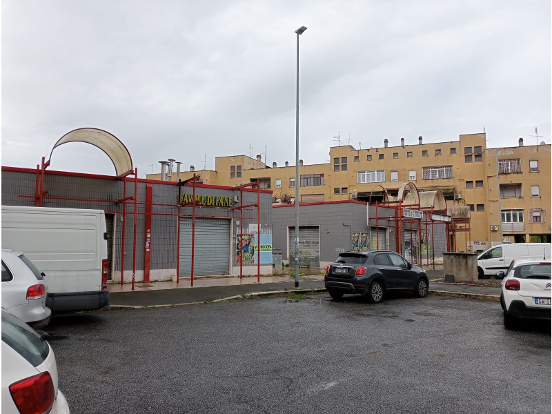Tipologia Immobile: locale commerciale / negozio Provincia: roma Comune: roma Località: primavalle Indirizzo: Via Andersen