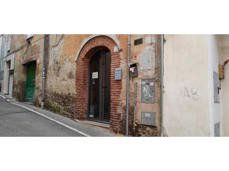 Tipologia Immobile: negozio Provincia: roma Comune: genzano di roma Località:  Indirizzo: Via Ercole Imbastari