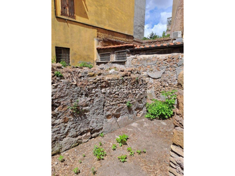 Tipologia Immobile: palazzo/terratetto Provincia: roma Comune: roma Località: trastevere Indirizzo: Vicolo del Bologna