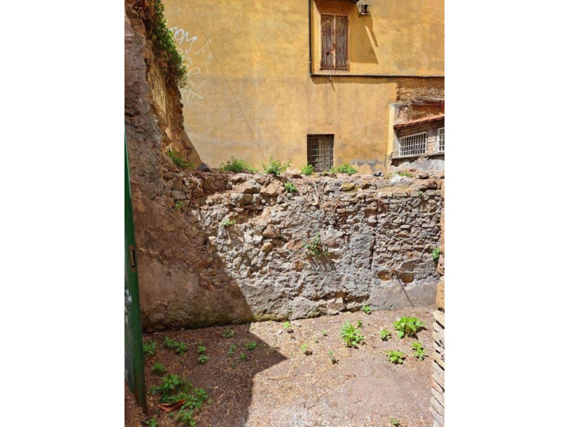 Tipologia Immobile: palazzo/terratetto Provincia: roma Comune: roma Località: trastevere Indirizzo: Vicolo del Bologna