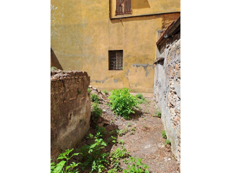 Tipologia Immobile: palazzo/terratetto Provincia: roma Comune: roma Località: trastevere Indirizzo: Vicolo del Bologna