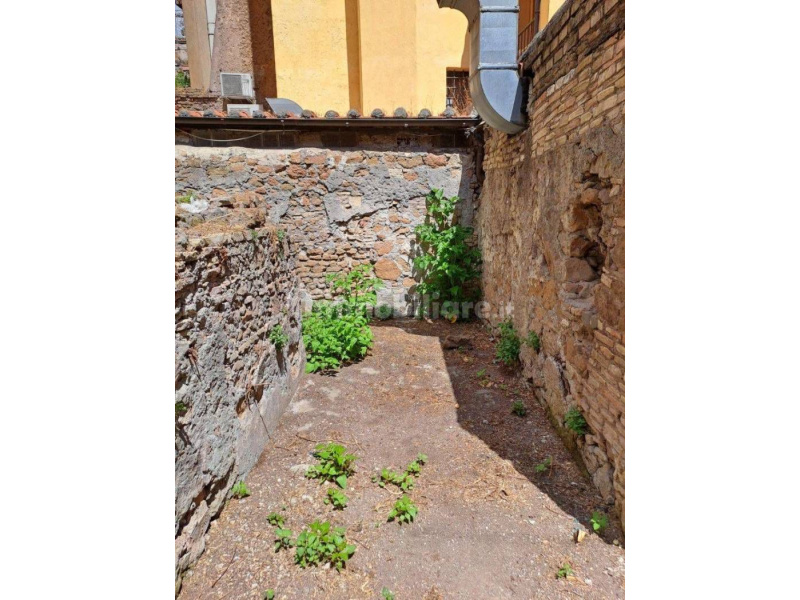 Tipologia Immobile: palazzo/terratetto Provincia: roma Comune: roma Località: trastevere Indirizzo: Vicolo del Bologna