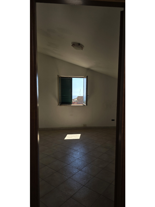 Tipologia Immobile: appartamento Provincia: roma Comune: genzano di roma Località:  Indirizzo: Piazza Vittorio Buttaroni