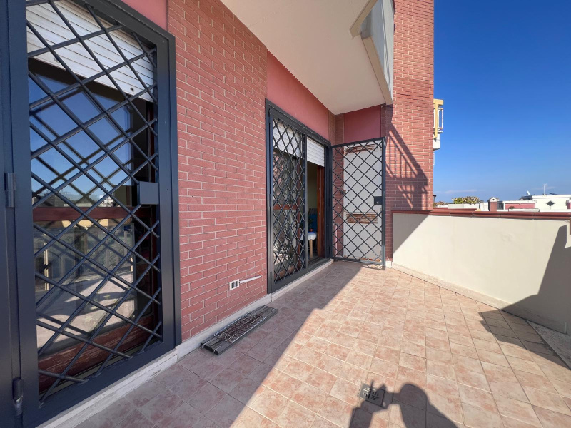 Tipologia Immobile: appartamento Provincia: roma Comune: roma Località: acilia Indirizzo: Via del Poggio di Acilia