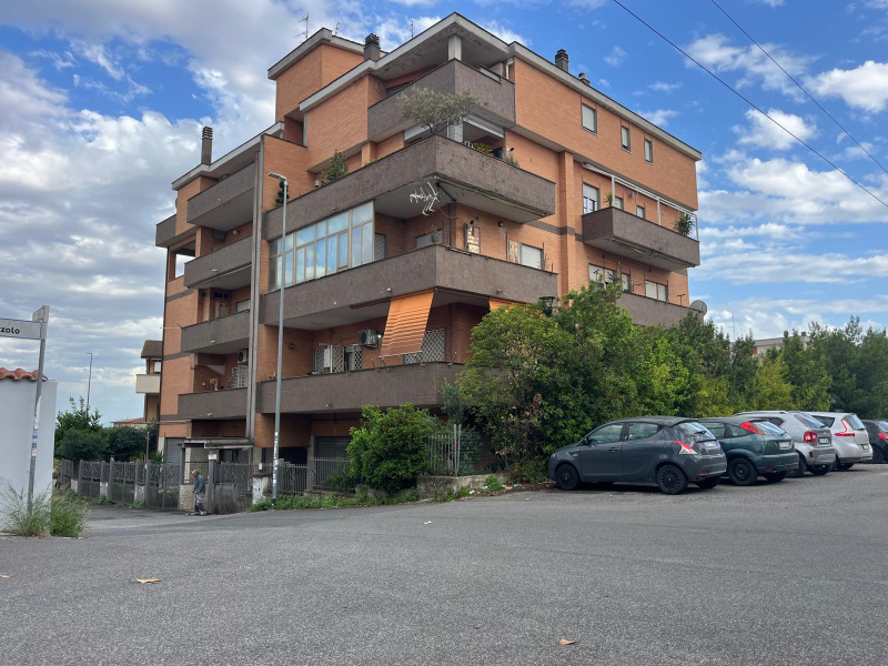 Tipologia Immobile: appartamento Provincia: roma Comune: roma Località: selva candida Indirizzo: Via Mombaruzzo