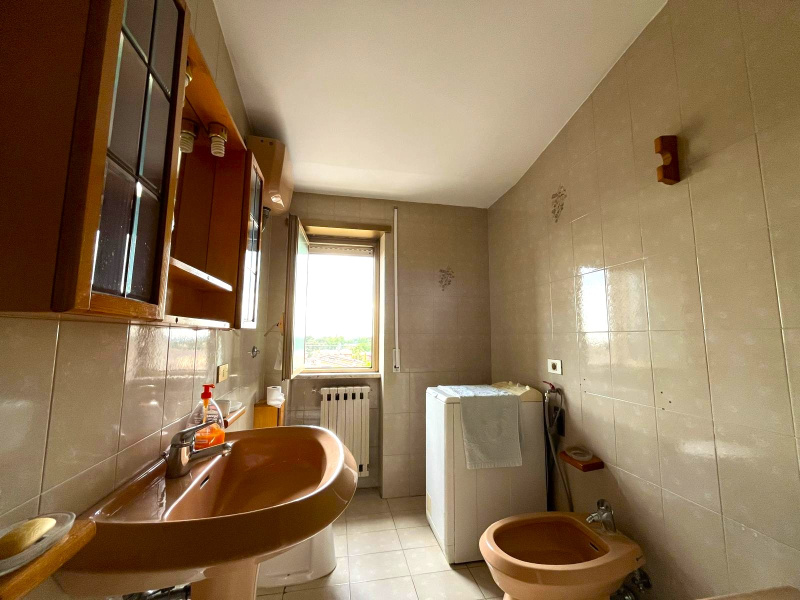 Tipologia Immobile: appartamento Provincia: roma Comune: roma Località: selva candida Indirizzo: Via Mombaruzzo