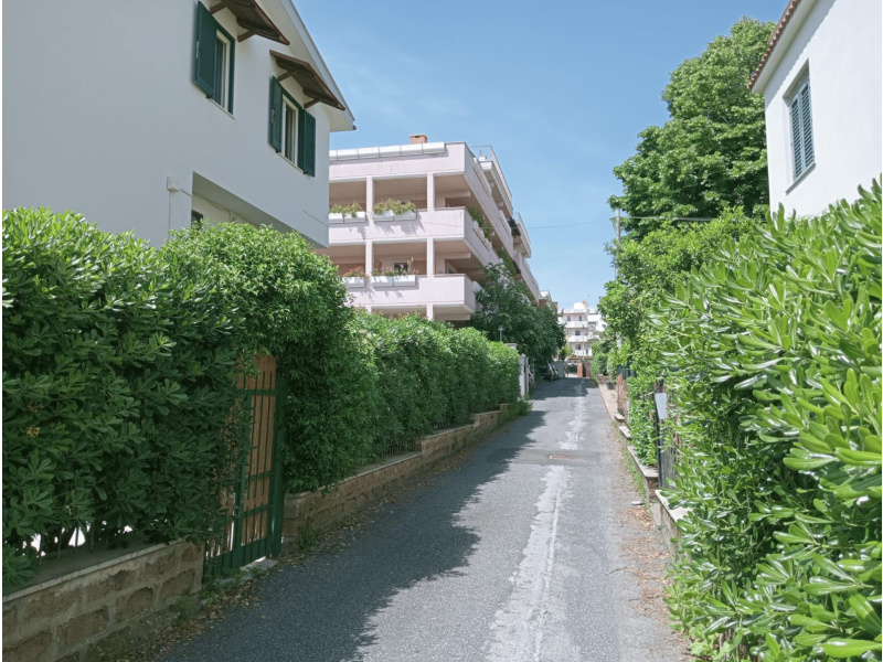 Tipologia Immobile: appartamento Provincia: roma Comune: santa marinella Località: centro urbano Indirizzo: Via Brenta