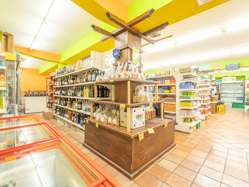 Tipologia Immobile: attività commerciale Provincia: roma Comune: subiaco Località:  Indirizzo: Viale dei Boschi