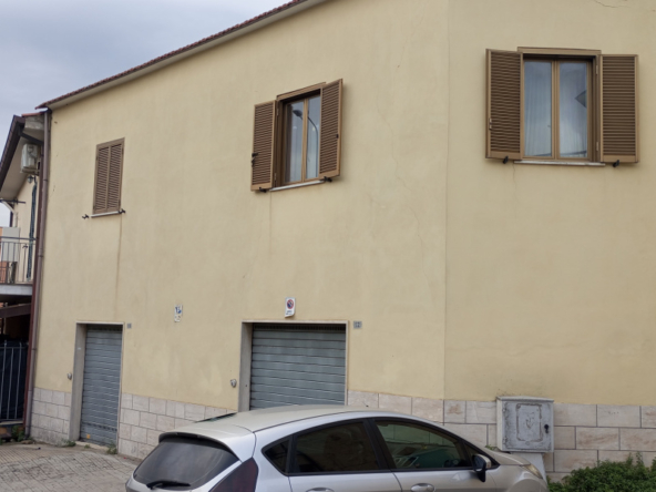 Tipologia Immobile: palazzo/terratetto Provincia: roma Comune: albano laziale Località: cecchina Indirizzo: Vicolo Colle Nasone