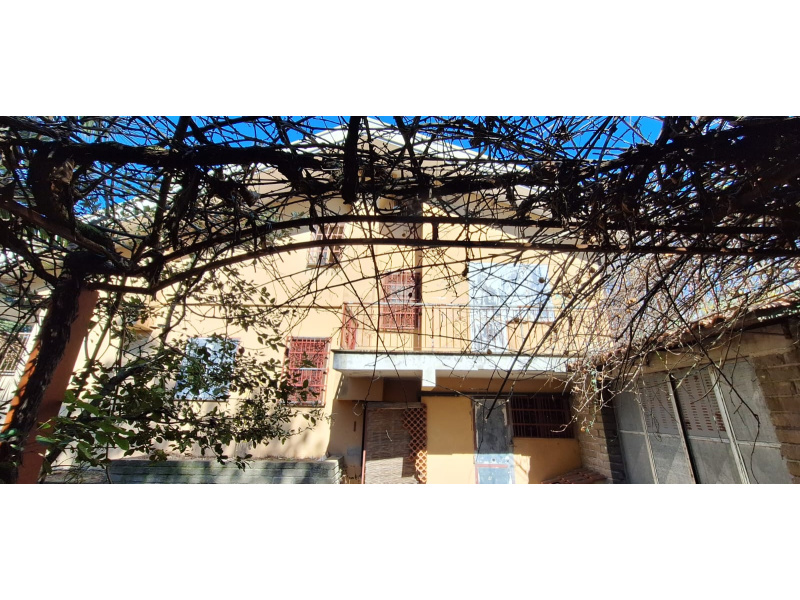 Tipologia Immobile: villa / indipendente / semi indipendente Provincia: roma Comune: nemi Località:  Indirizzo: Via Diana
