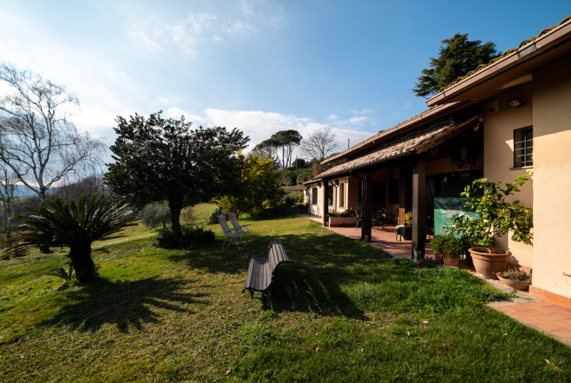 Tipologia Immobile: villa / indipendente / semi indipendente Provincia: viterbo Comune: sutri Località:  Indirizzo: Località la Calandrina