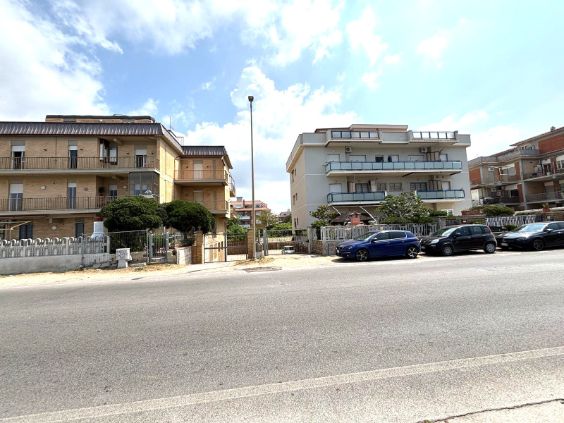 Tipologia Immobile: appartamento Provincia: roma Comune: ardea Località: marina di ardea Indirizzo: Lungomare degli Ardeatini