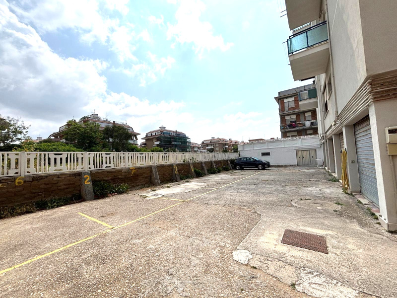 Tipologia Immobile: appartamento Provincia: roma Comune: ardea Località: marina di ardea Indirizzo: Lungomare degli Ardeatini