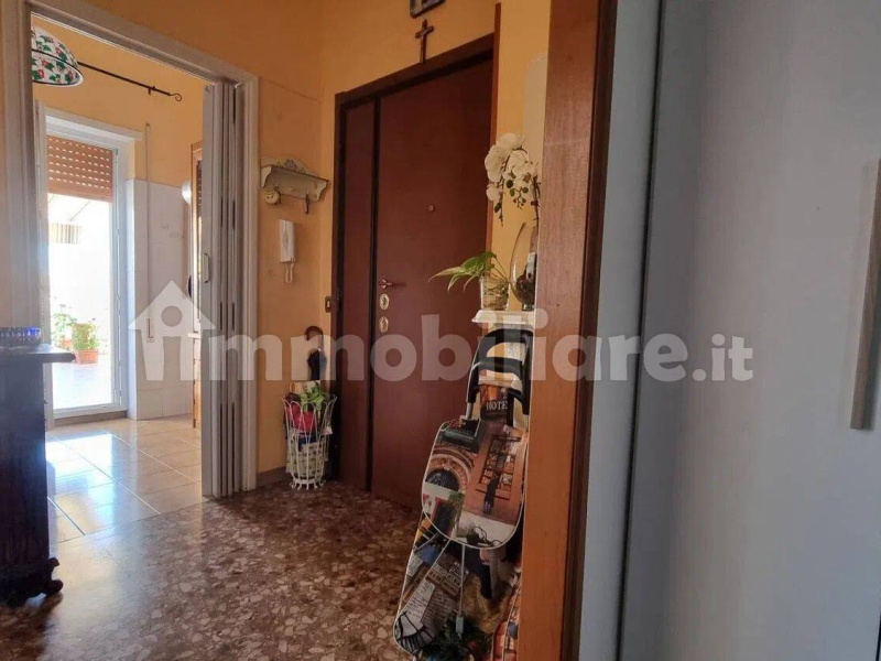 Tipologia Immobile: appartamento Provincia: roma Comune: pomezia Località:  Indirizzo: Via La Spezia