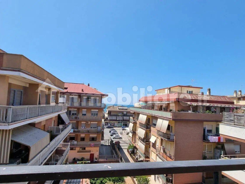 Tipologia Immobile: appartamento Provincia: roma Comune: pomezia Località:  Indirizzo: Via La Spezia