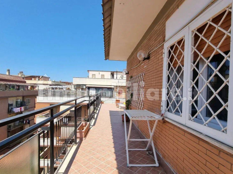 Tipologia Immobile: appartamento Provincia: roma Comune: pomezia Località:  Indirizzo: Via La Spezia