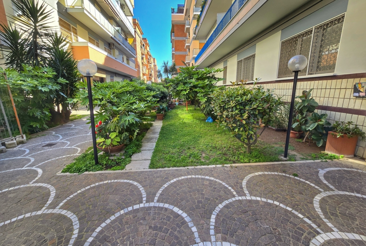Tipologia Immobile: appartamento Provincia: roma Comune: roma Località: ostia levante Indirizzo: Viale Capitan Casella