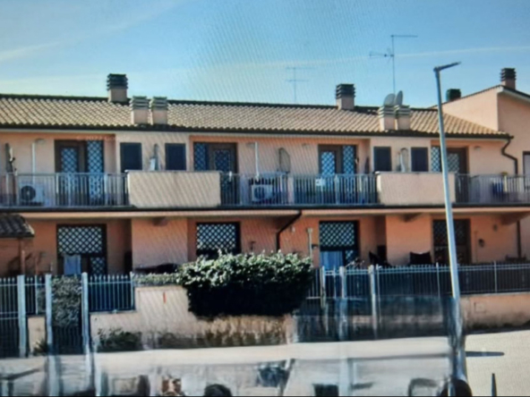 Tipologia Immobile: appartamento Provincia: roma Comune: roma Località: tor vergata Indirizzo: Via di Carcaricola