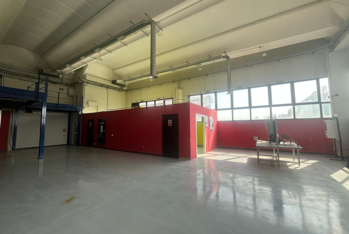 Tipologia Immobile: appartamento uso ufficio Provincia: roma Comune: roma Località: case rosse - sette camini Indirizzo: Via Giacomo Peroni