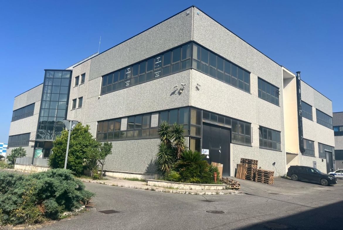 Tipologia Immobile: appartamento uso ufficio Provincia: roma Comune: roma Località: case rosse - sette camini Indirizzo: Via Giacomo Peroni