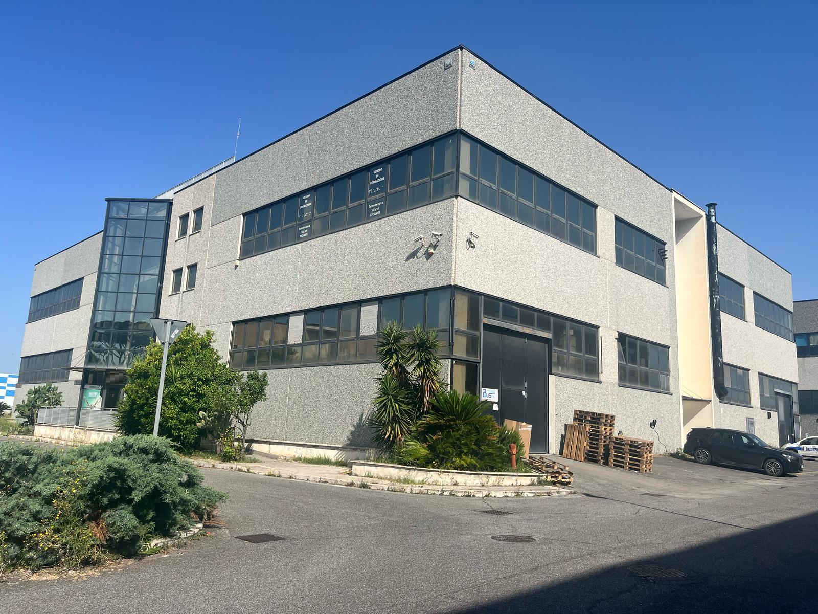 Tipologia Immobile: appartamento uso ufficio Provincia: roma Comune: roma Località: case rosse - sette camini Indirizzo: Via Giacomo Peroni