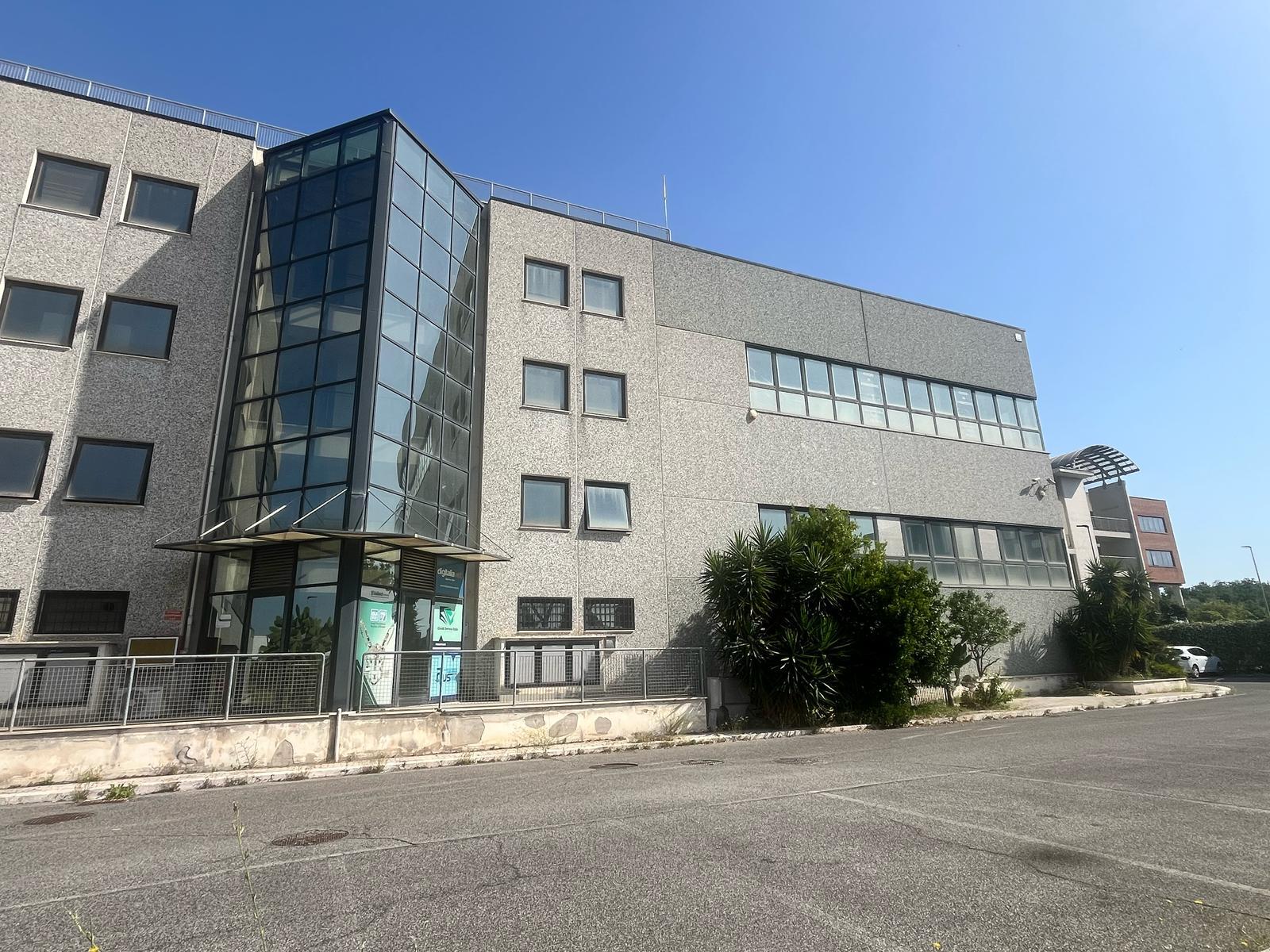 Tipologia Immobile: appartamento uso ufficio Provincia: roma Comune: roma Località: case rosse - sette camini Indirizzo: Via Giacomo Peroni