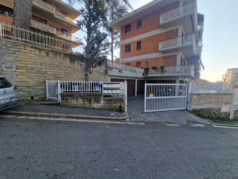 Tipologia Immobile: box Provincia: roma Comune: roma Località: boccea Indirizzo: Via Orbassano