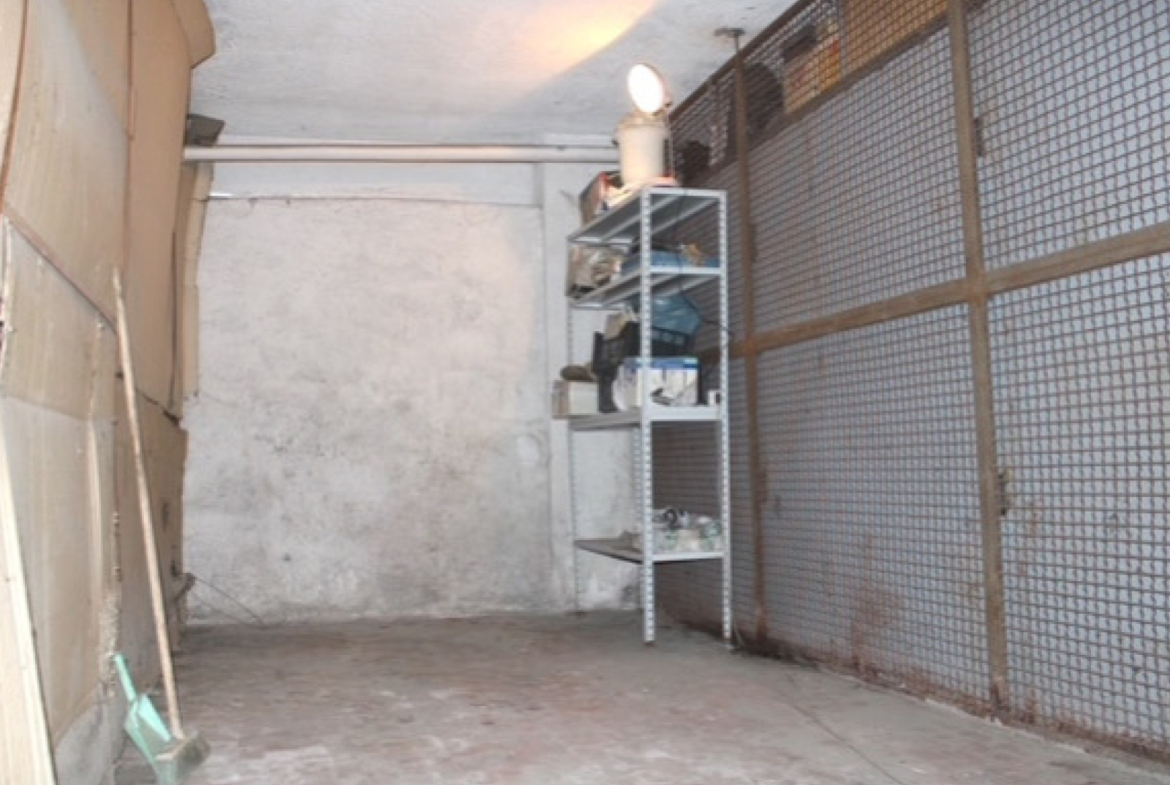 Tipologia Immobile: garage / autorimessa Provincia: roma Comune: guidonia montecelio Località: guidonia Indirizzo: Via Antonio Locatelli