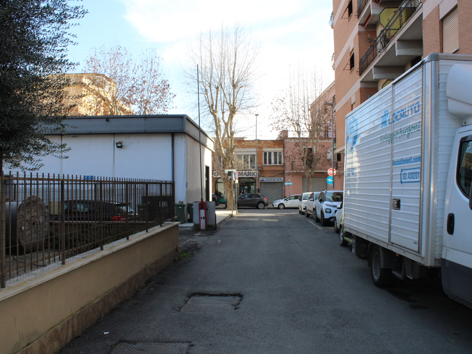 Tipologia Immobile: garage / autorimessa Provincia: roma Comune: guidonia montecelio Località: guidonia Indirizzo: Via Antonio Locatelli