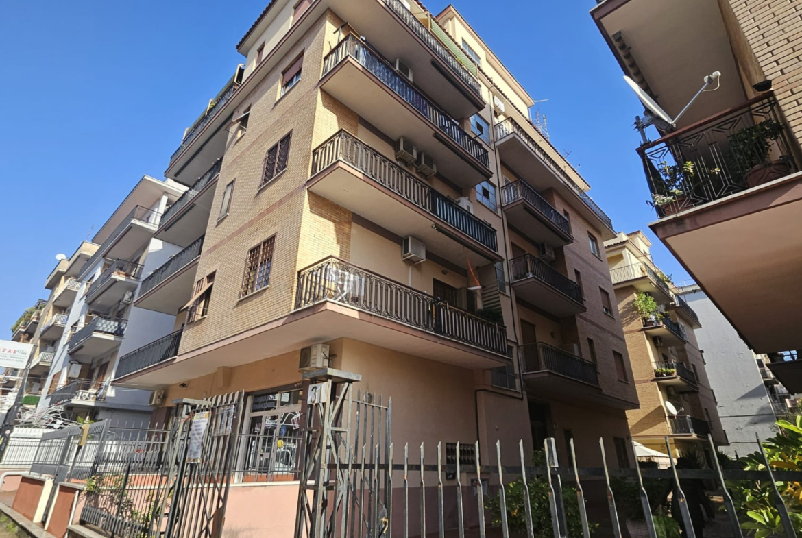 Tipologia Immobile: appartamento Provincia: roma Comune: roma Località: centocelle Indirizzo: Via delle Betulle