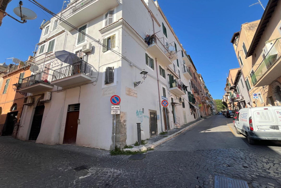 Tipologia Immobile: appartamento Provincia: roma Comune: albano laziale Località: centro urbano Indirizzo: Via Piano delle Grazie