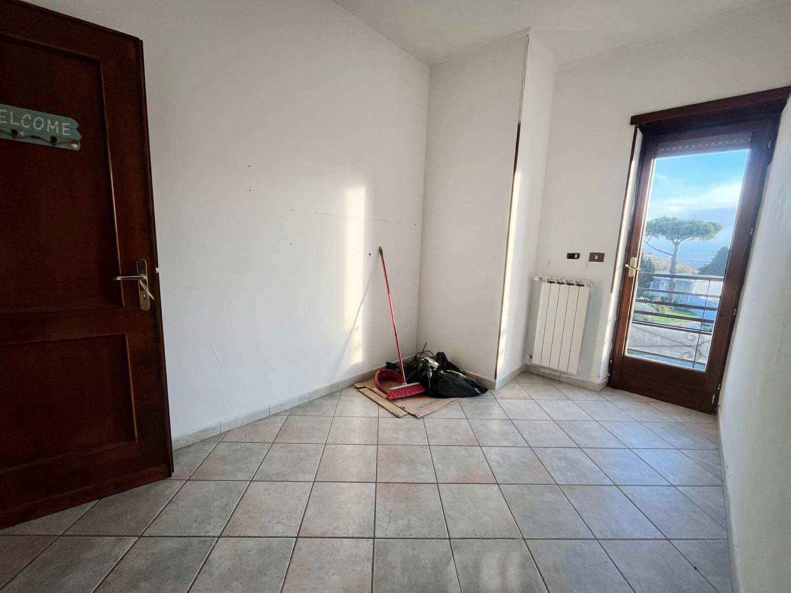 Tipologia Immobile: appartamento Provincia: roma Comune: albano laziale Località: centro urbano Indirizzo: Via Francia