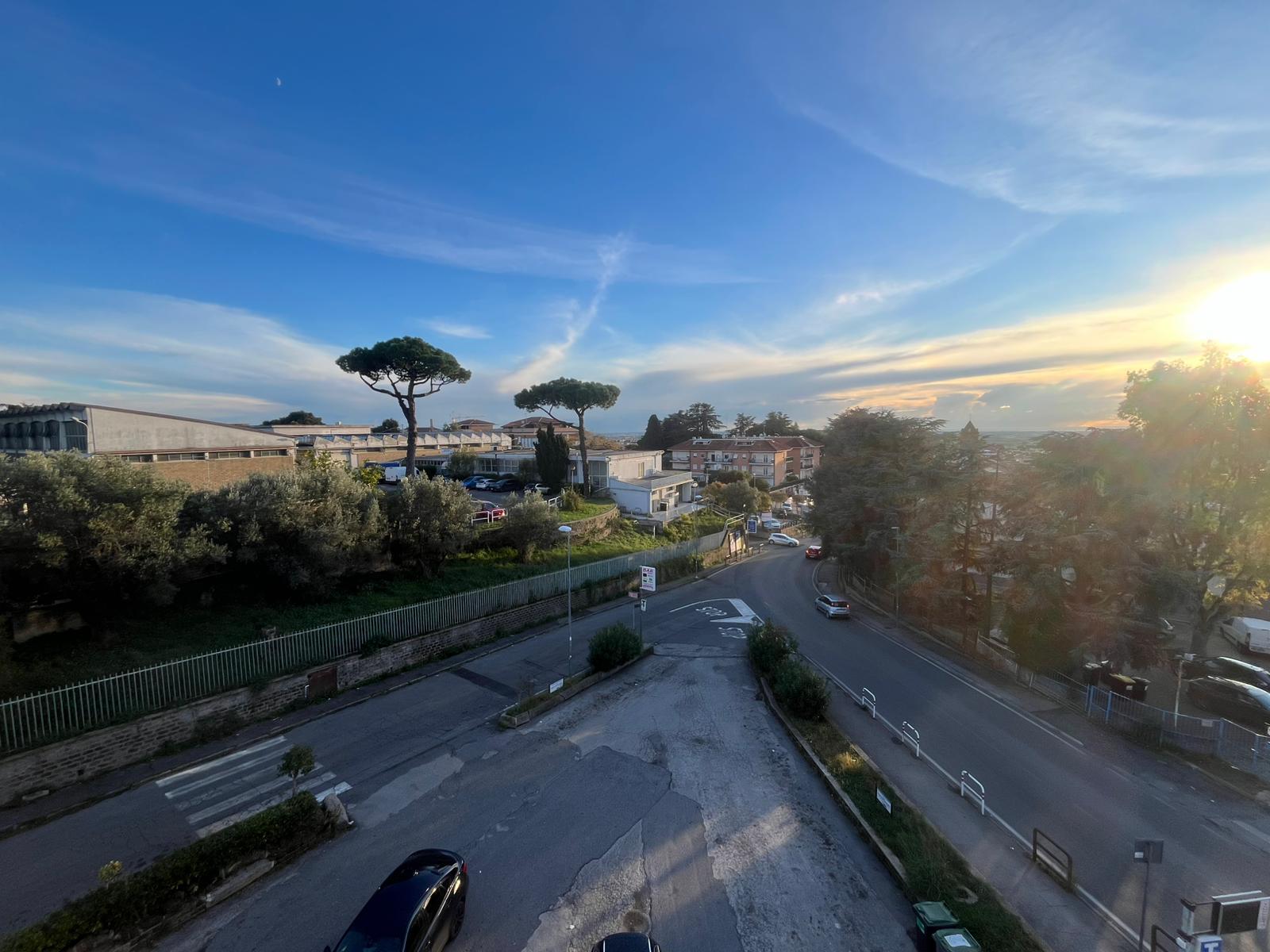 Tipologia Immobile: appartamento Provincia: roma Comune: albano laziale Località: centro urbano Indirizzo: Via Francia