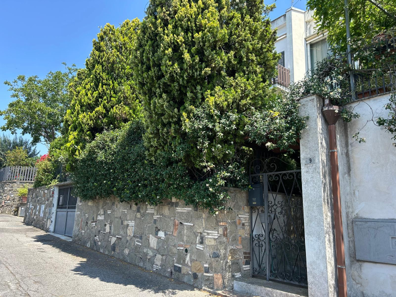 Tipologia Immobile: appartamento Provincia: roma Comune: albano laziale Località: centro urbano Indirizzo: Via Villetta