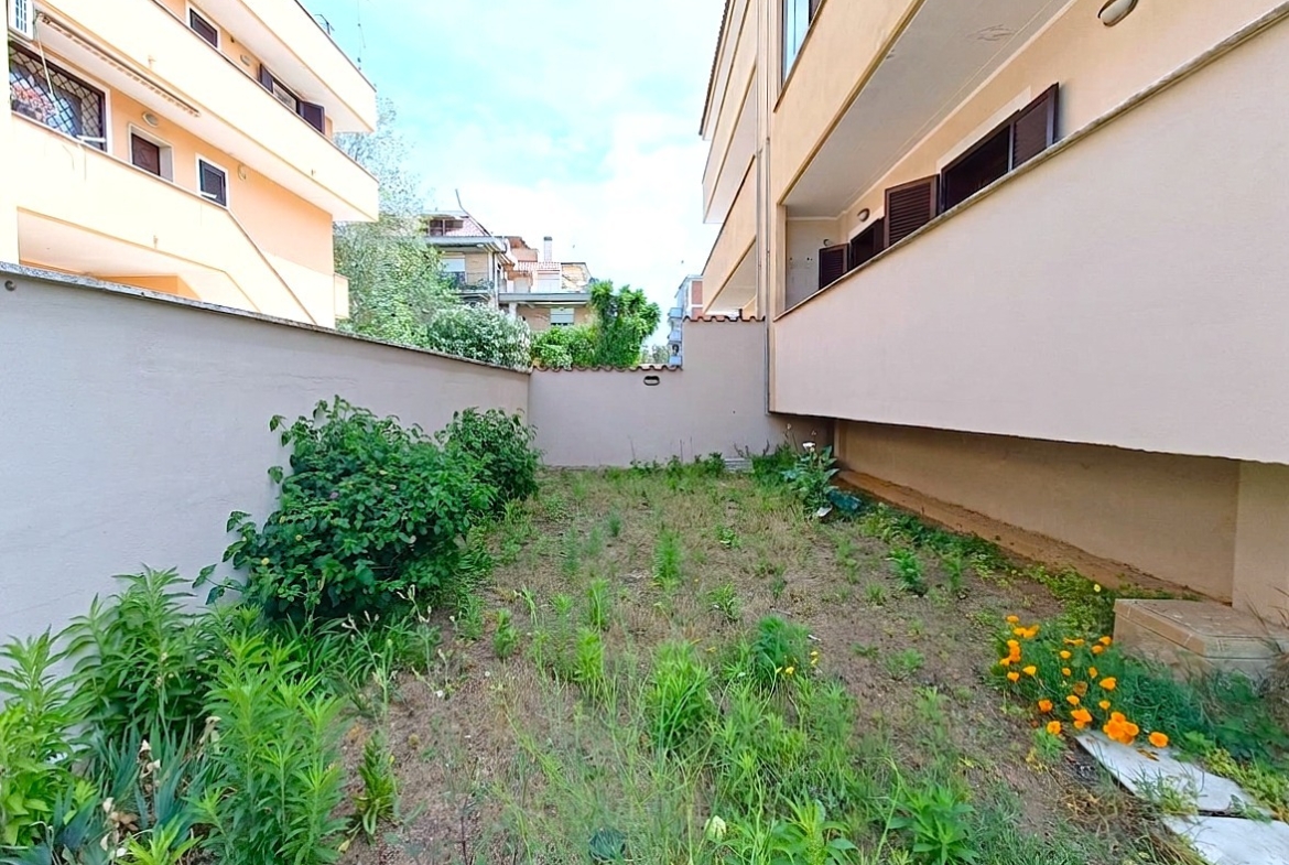 Tipologia Immobile: appartamento Provincia: roma Comune: ardea Località: tor san lorenzo Indirizzo: Via del Pettirosso